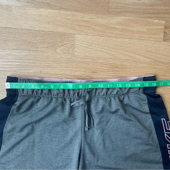 Nike Dri-Fit Attack Shorts Size Medium - Picture 6 of 9